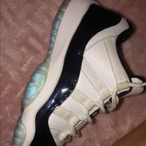 Jordan 11 size 4